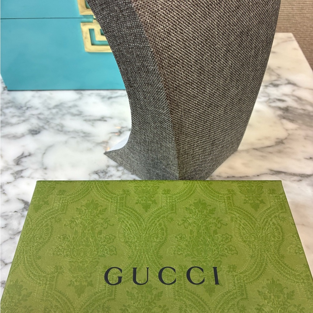 NWT Authentic Gucci Silk Pink & Purple Polka Dot Head Band Wrap - Size Small - Picture 7 of 9